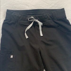 FIGS Small Black Kade Cargo Scrub pant